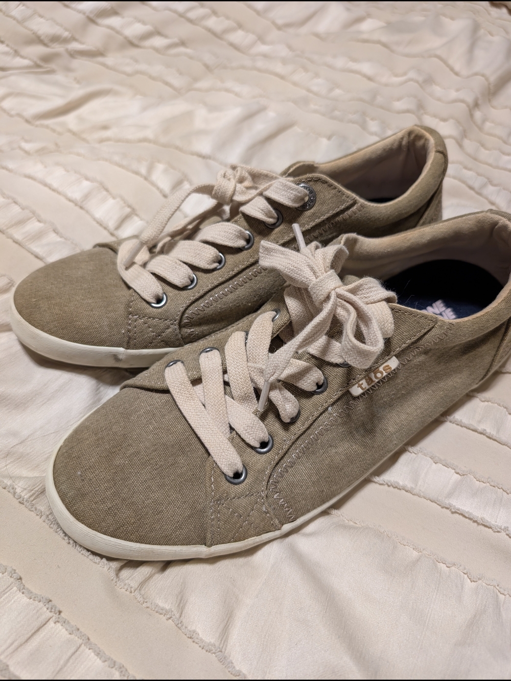 Taos Footwear Casual Canvas Sneakers in Olive/Tan with Cream Laces